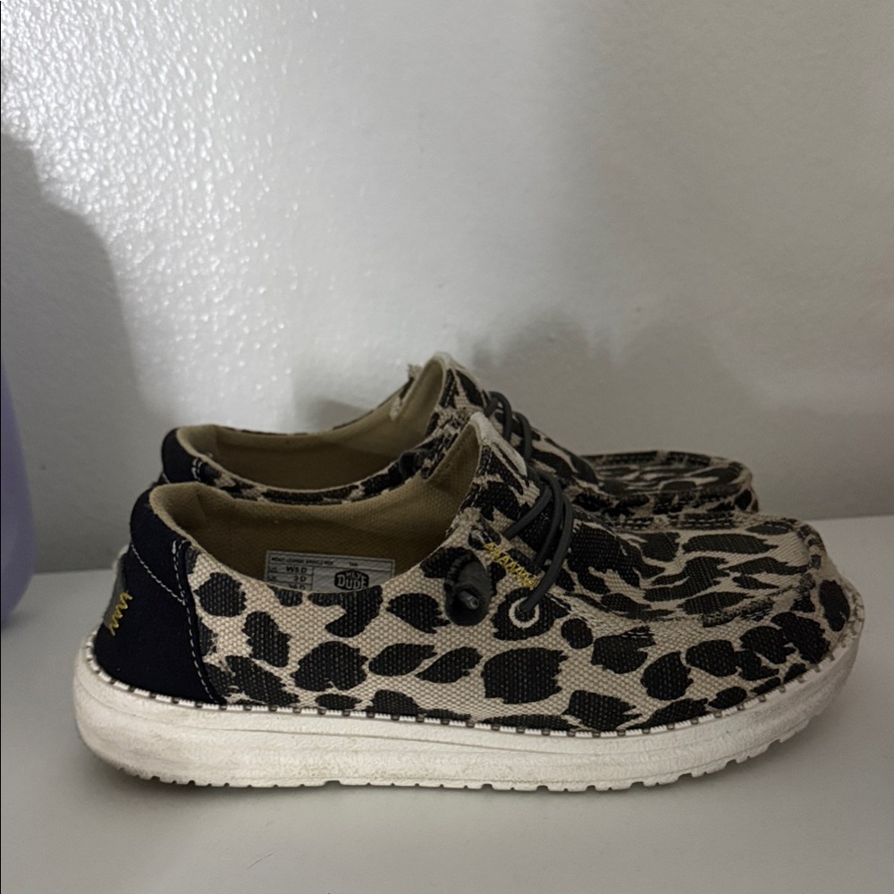 Hey Dude - Stylish Leopard Print Shoes